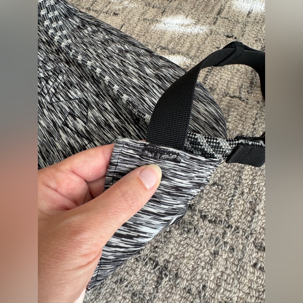 KAVU Rope Sling Bag -Hiking Camping Outdoor Pool - black and white “static” - Picture 3 of 4
